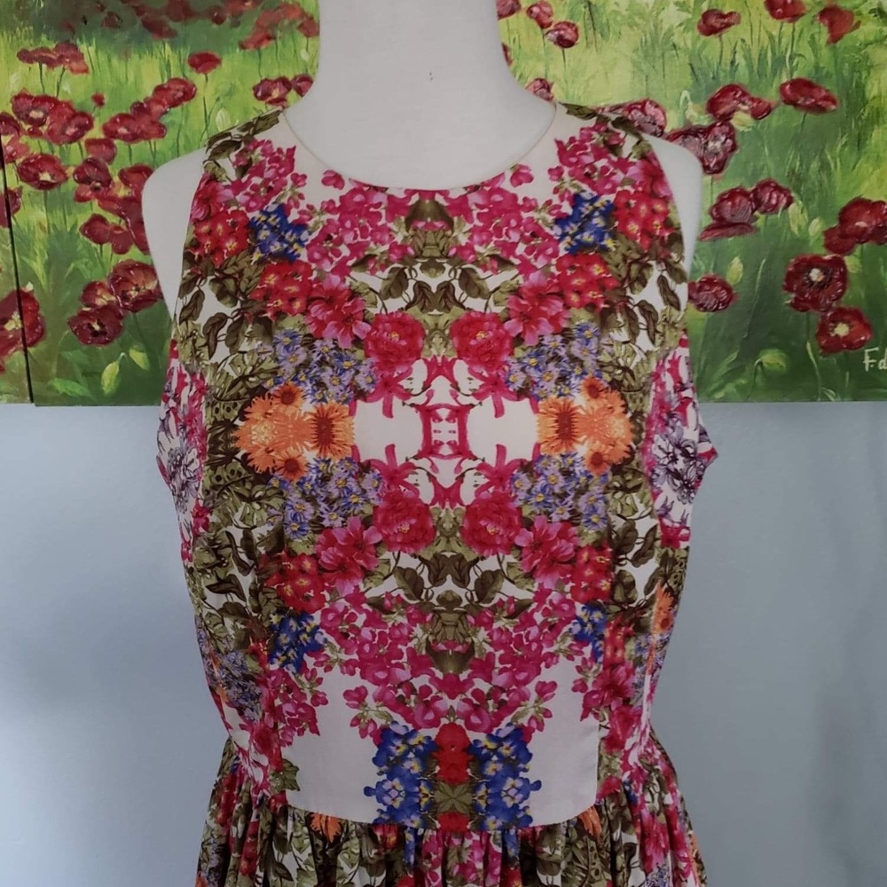 Gorgeous dress - Picture 6 of 13